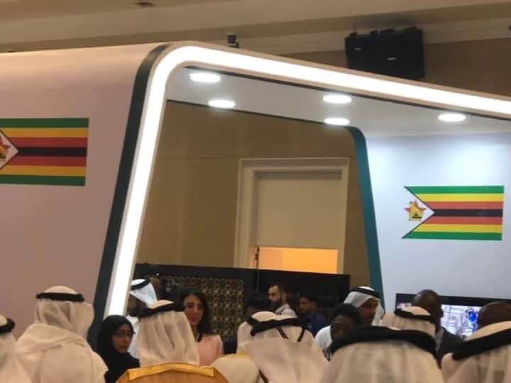 Sarah Zineb Boumouja presenting the official Zimbabwe delegation to H.H. the Ruler of Sharjah at the Zimbabwe stand